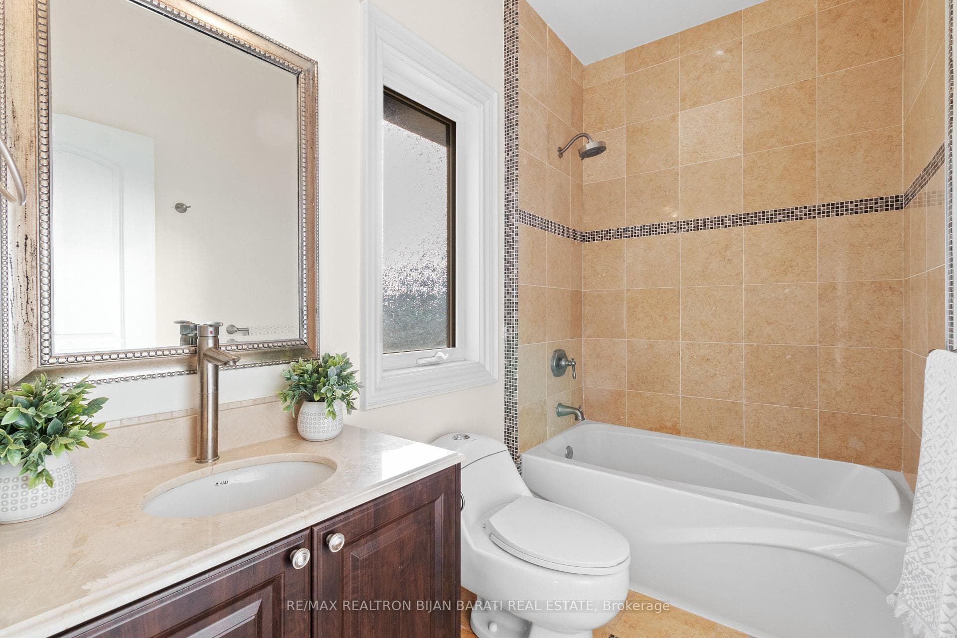255 Homewood Avenue photo 36