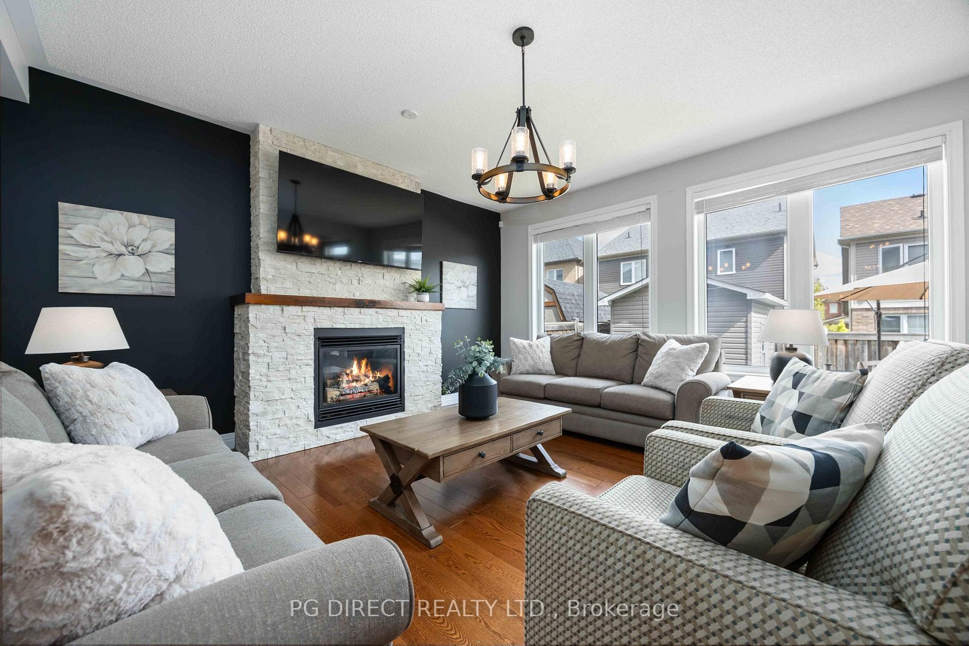 2437 Victoria Park Street photo 5