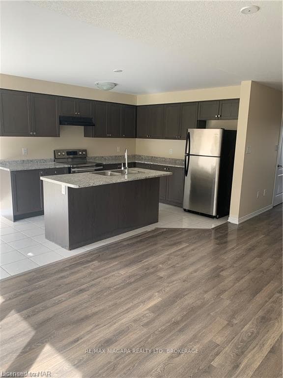 7717 DOCKWEED DRIVE Drive photo 3