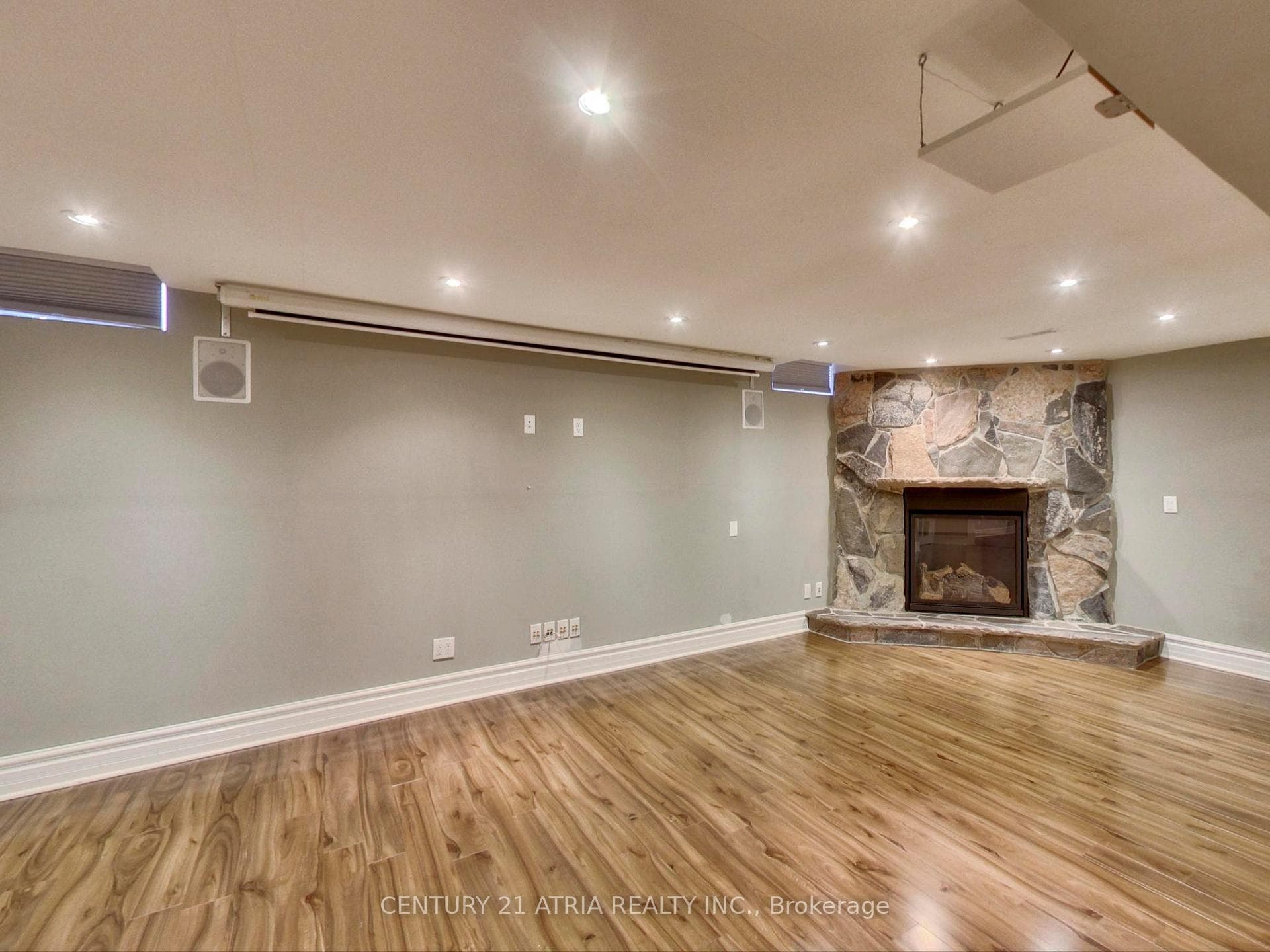 2 Whalen Court photo 31