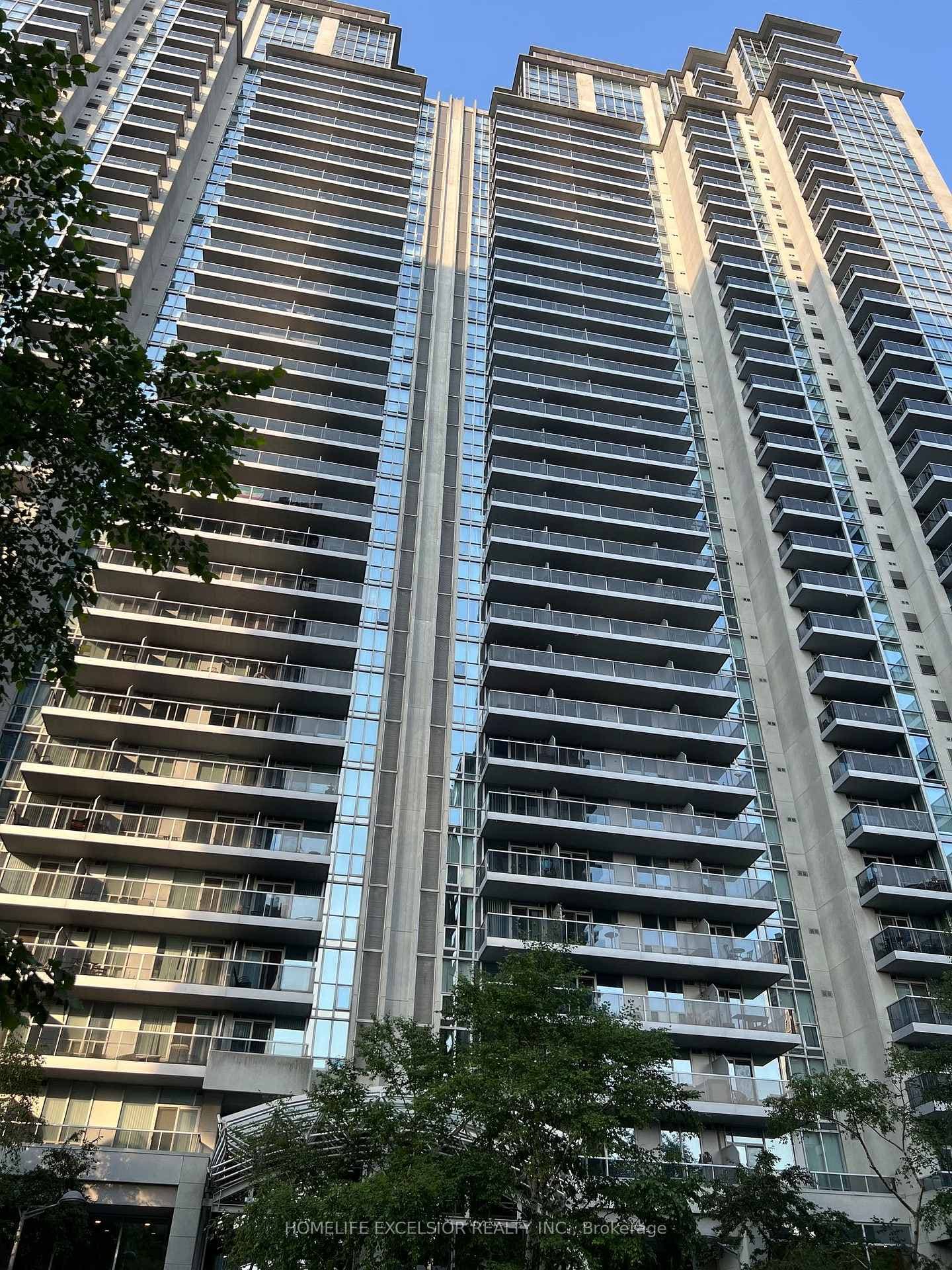 4968 Yonge Street Unit 1015 photo 3