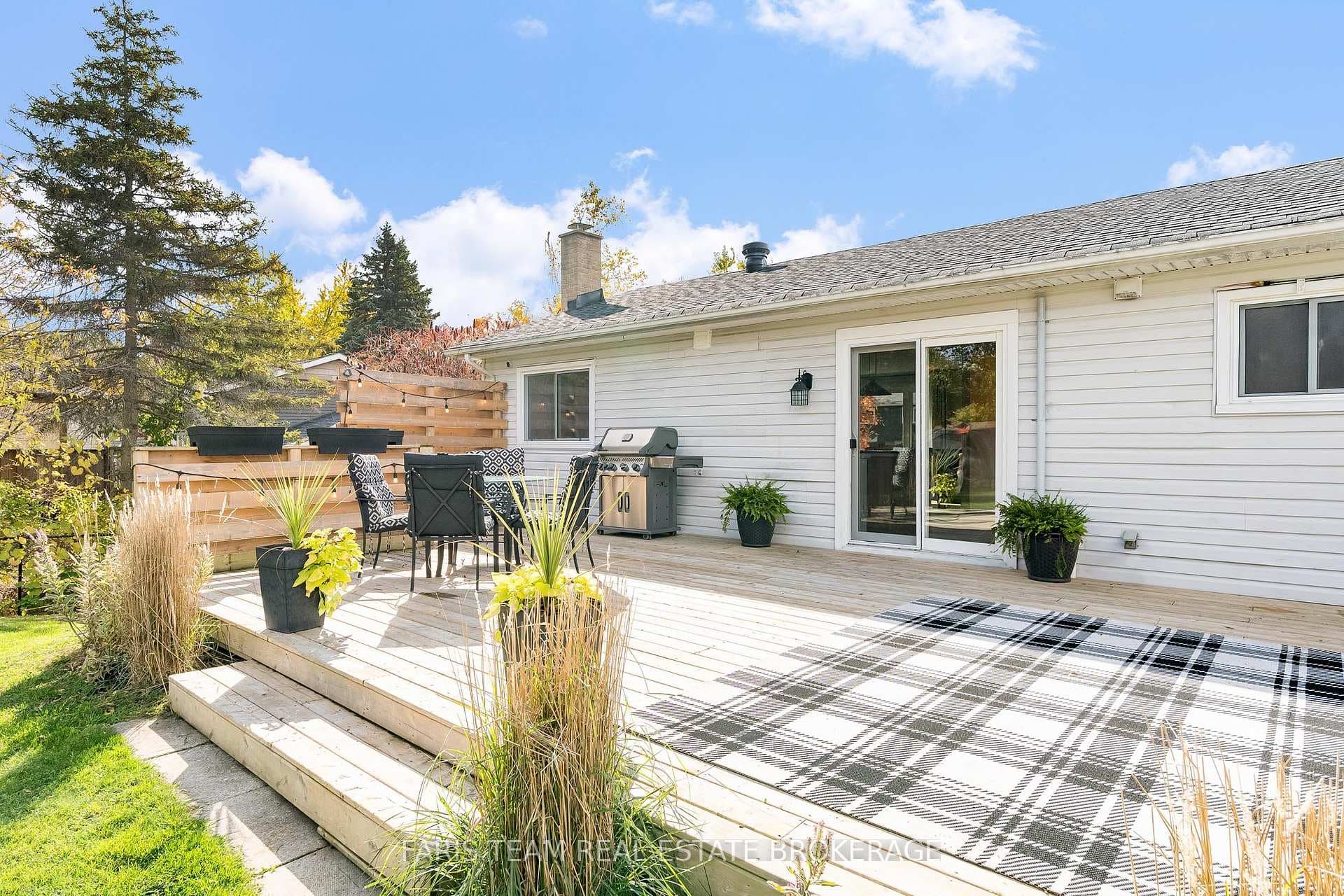 7 Gowan Road photo 32