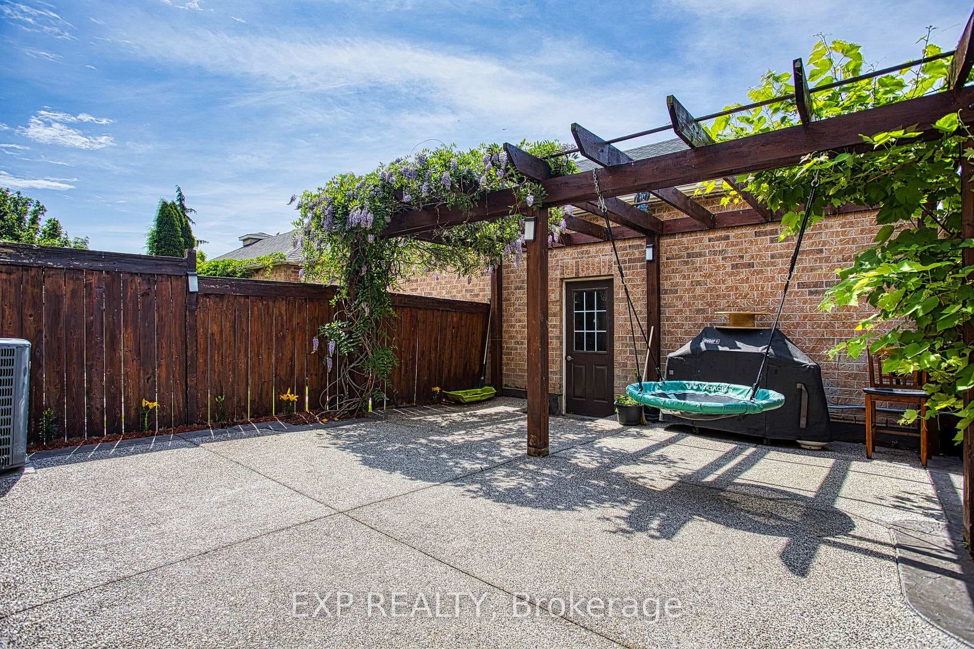 206 Springstead Avenue photo 36