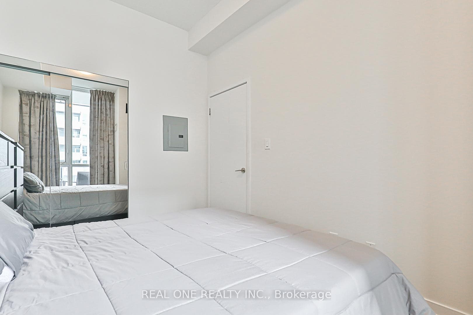 295 Adelaide Street Unit 4408 photo 20