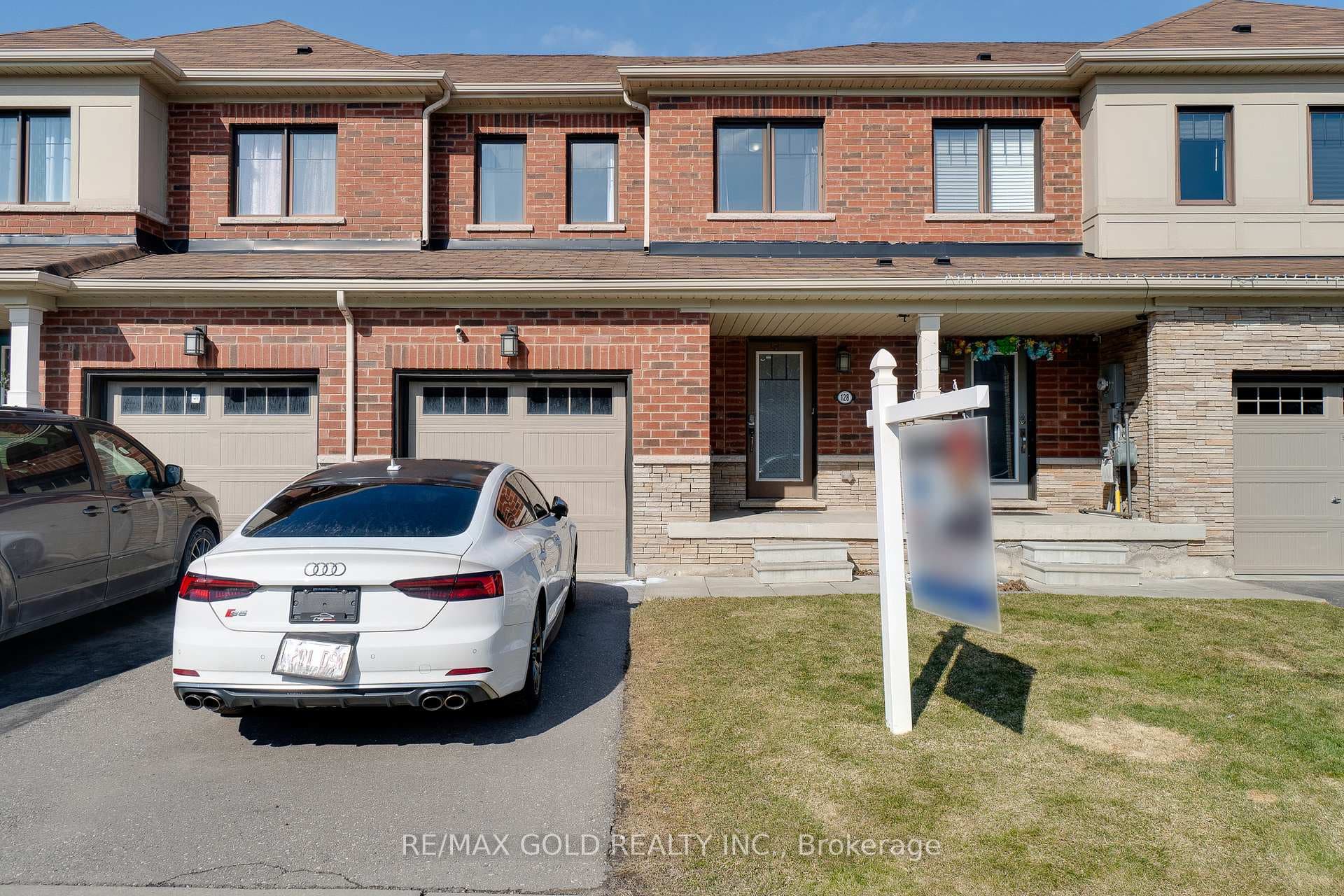 128 Pagebrook Crescent photo 2