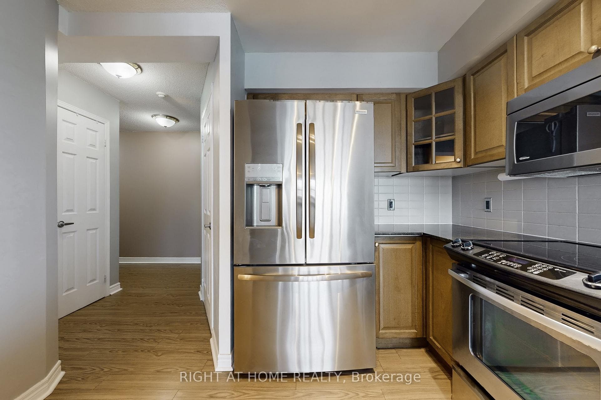 60 Fairfax Crescent Unit 230 photo 17