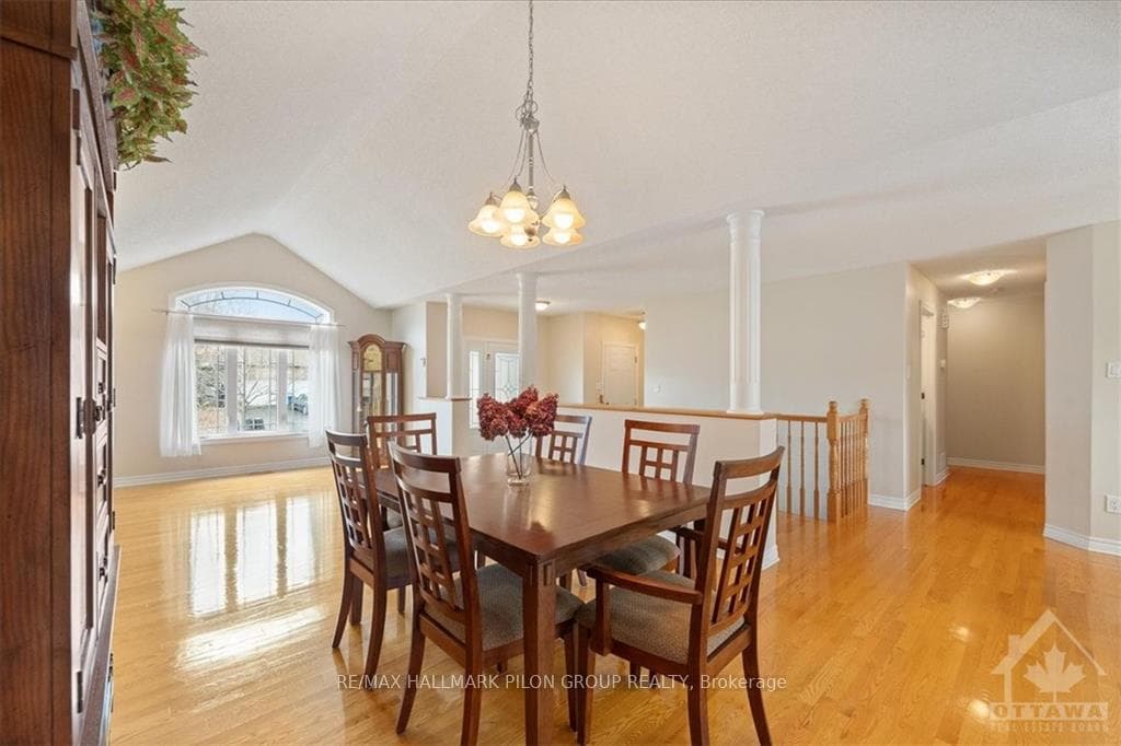 9 PEBBLEMILL Lane photo 5