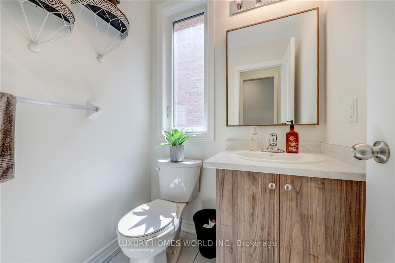 85 Hickling Lane photo 10