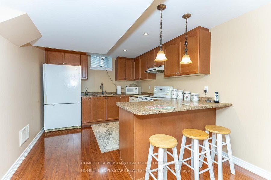 156 Novaview Crescent photo 40