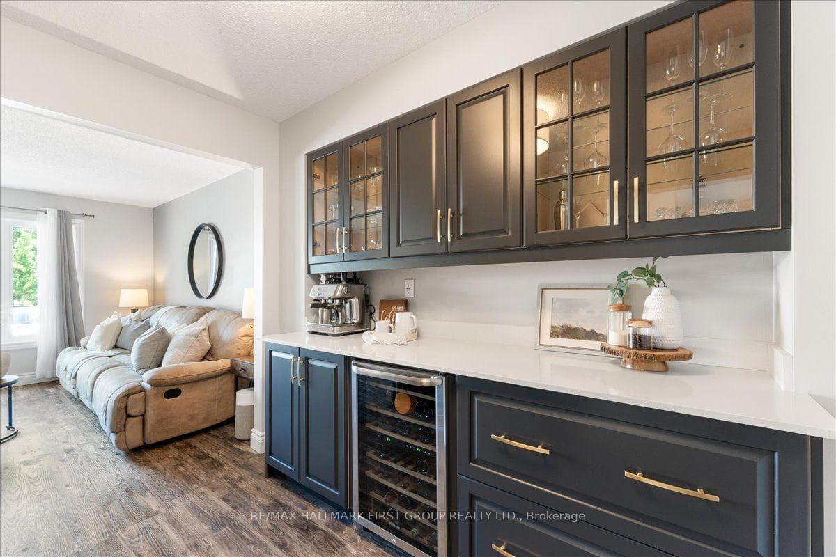 134 Londonderry Street photo 11