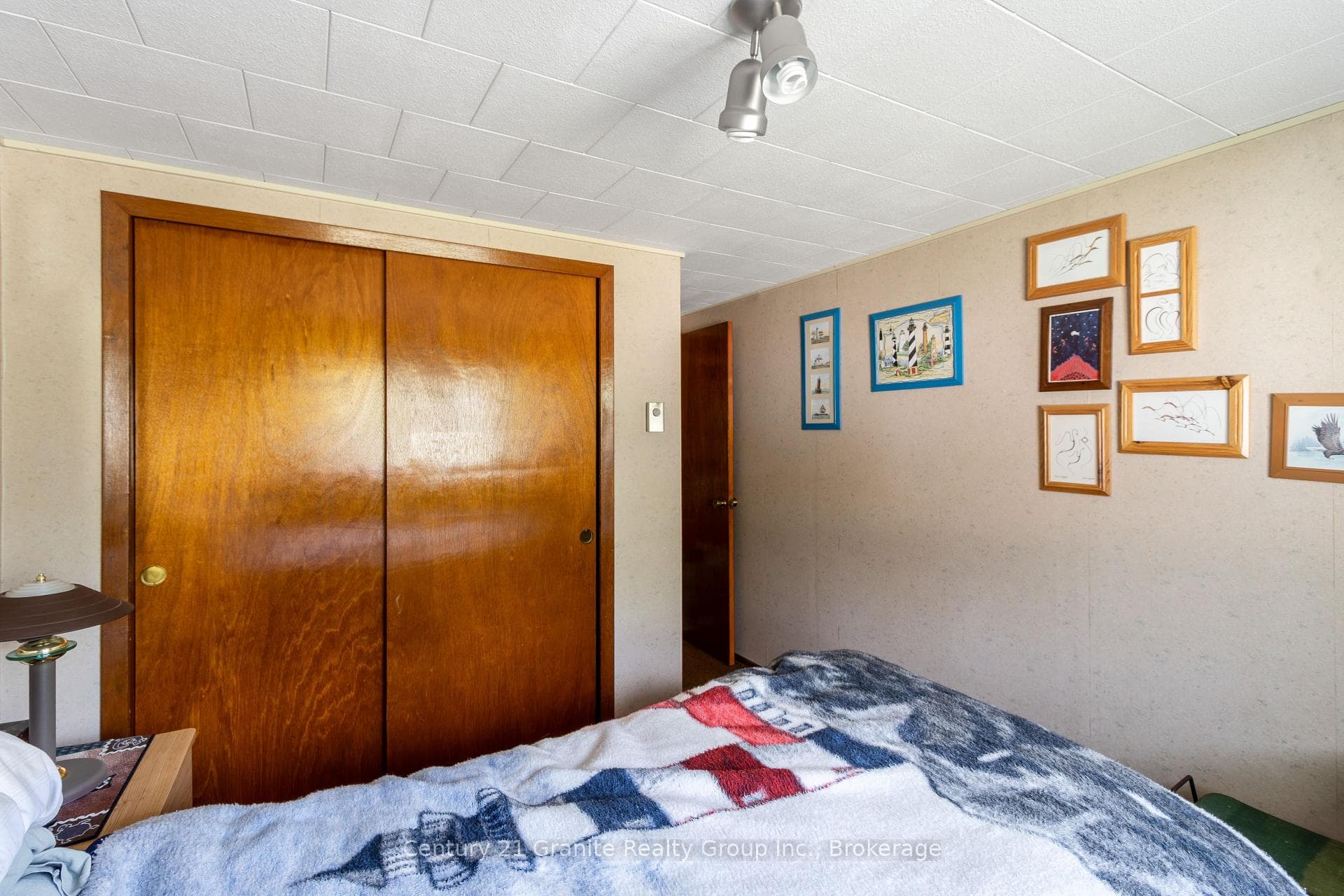 1036 Wandering Lane photo 19