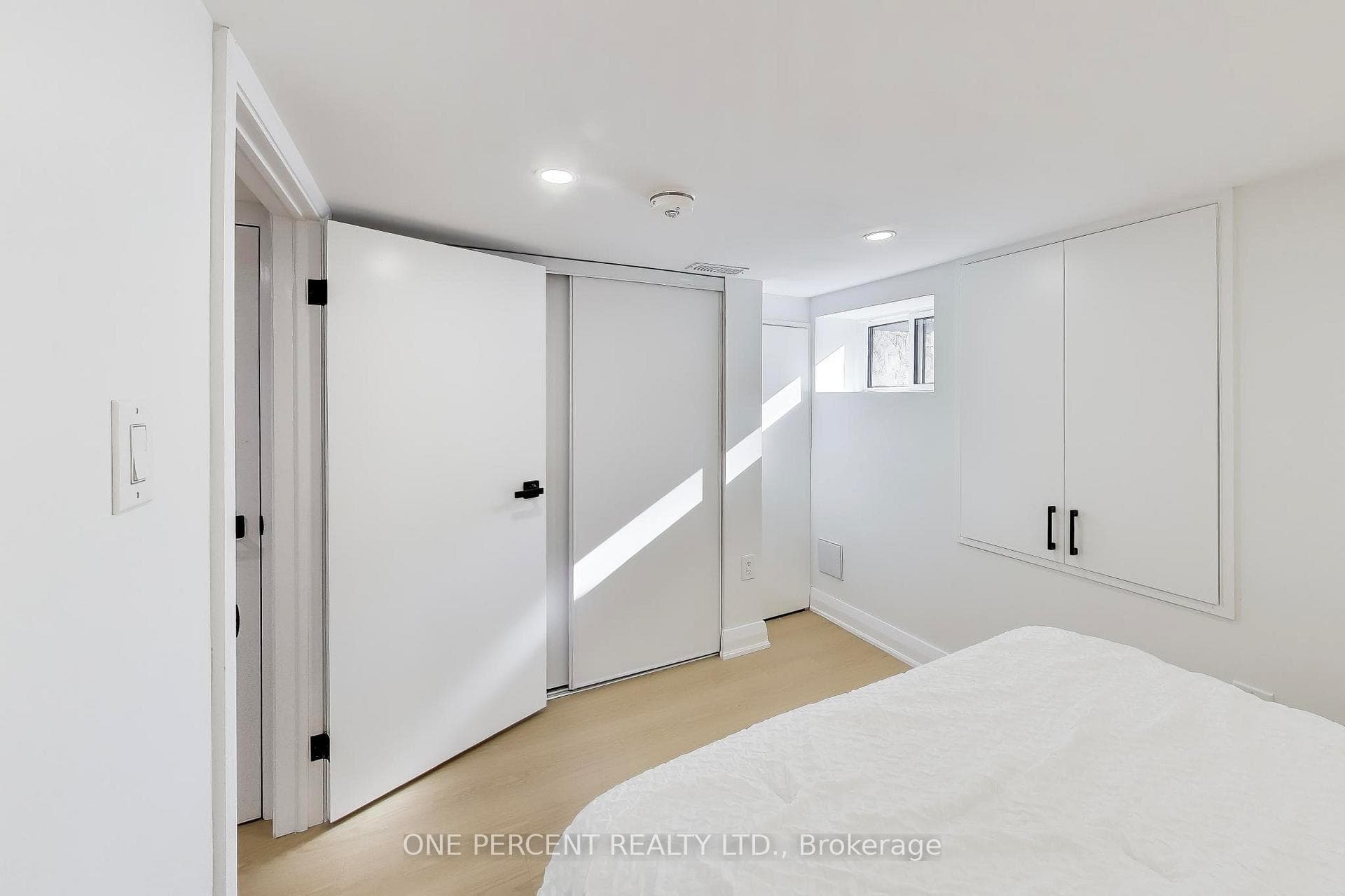 756 Richmond Street photo 30