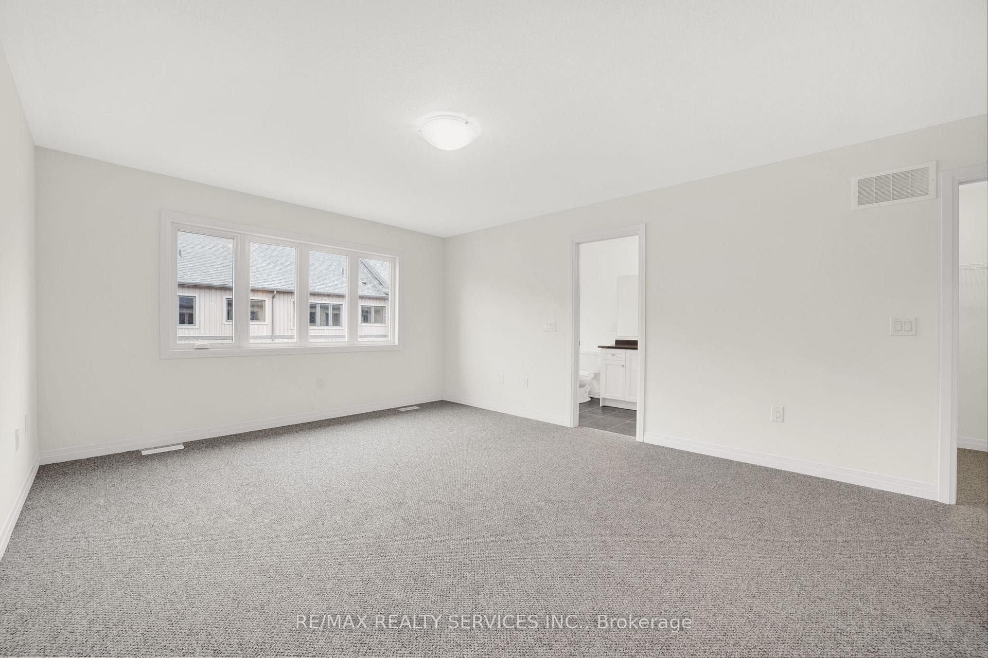 160 Waters Way photo 12