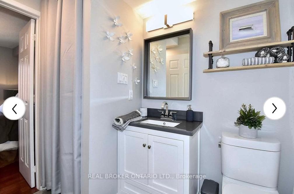 9472 Sheppard Avenue photo 15