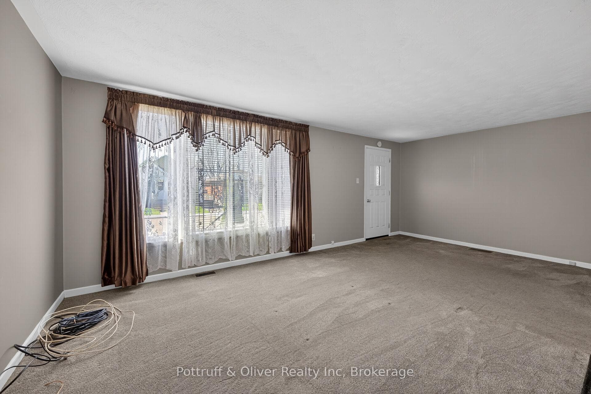 192 Ivon Avenue photo 7