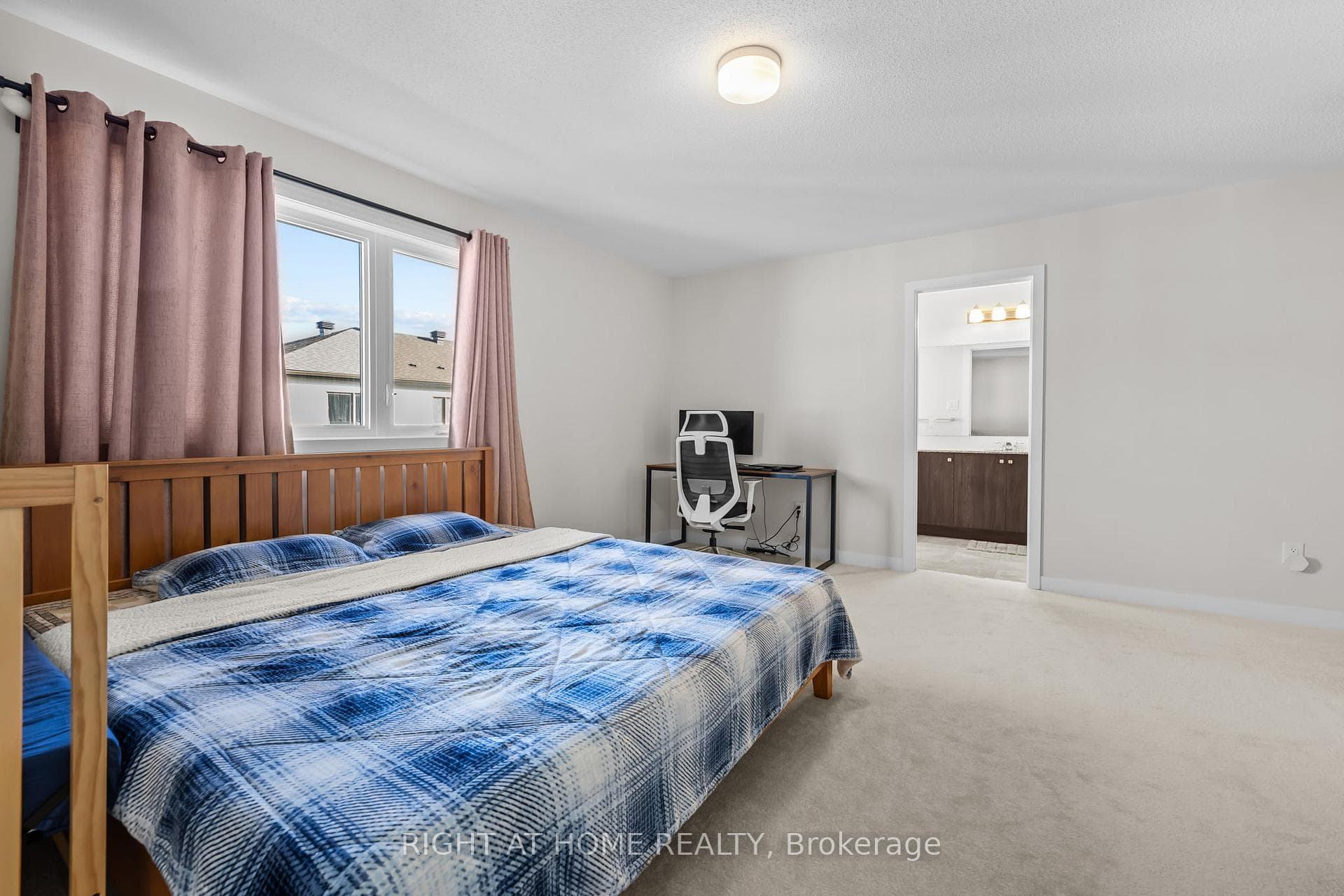 837 Derren Avenue photo 32