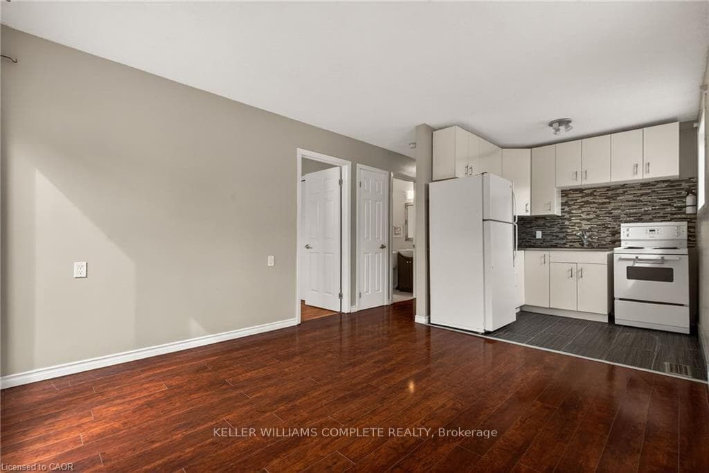 148 Huxley Avenue photo 26