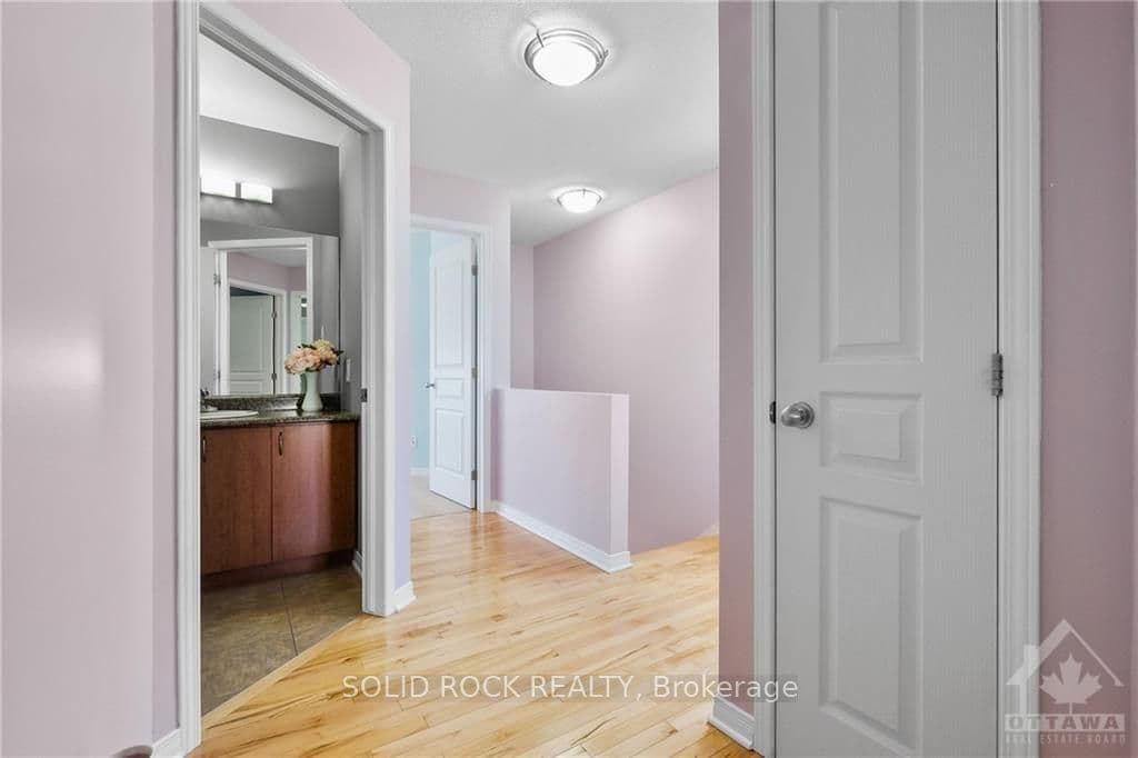 2582 RAYMOND Street photo 22