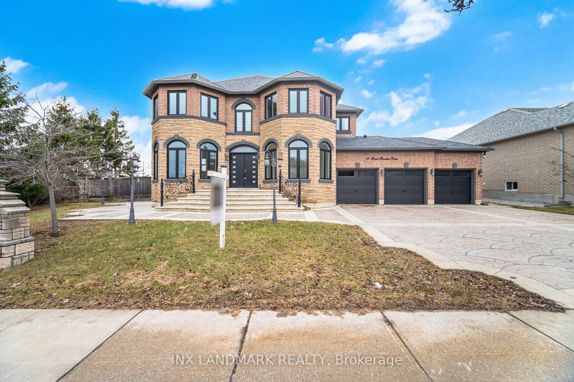 18 Forest Fountain Drive photo 1