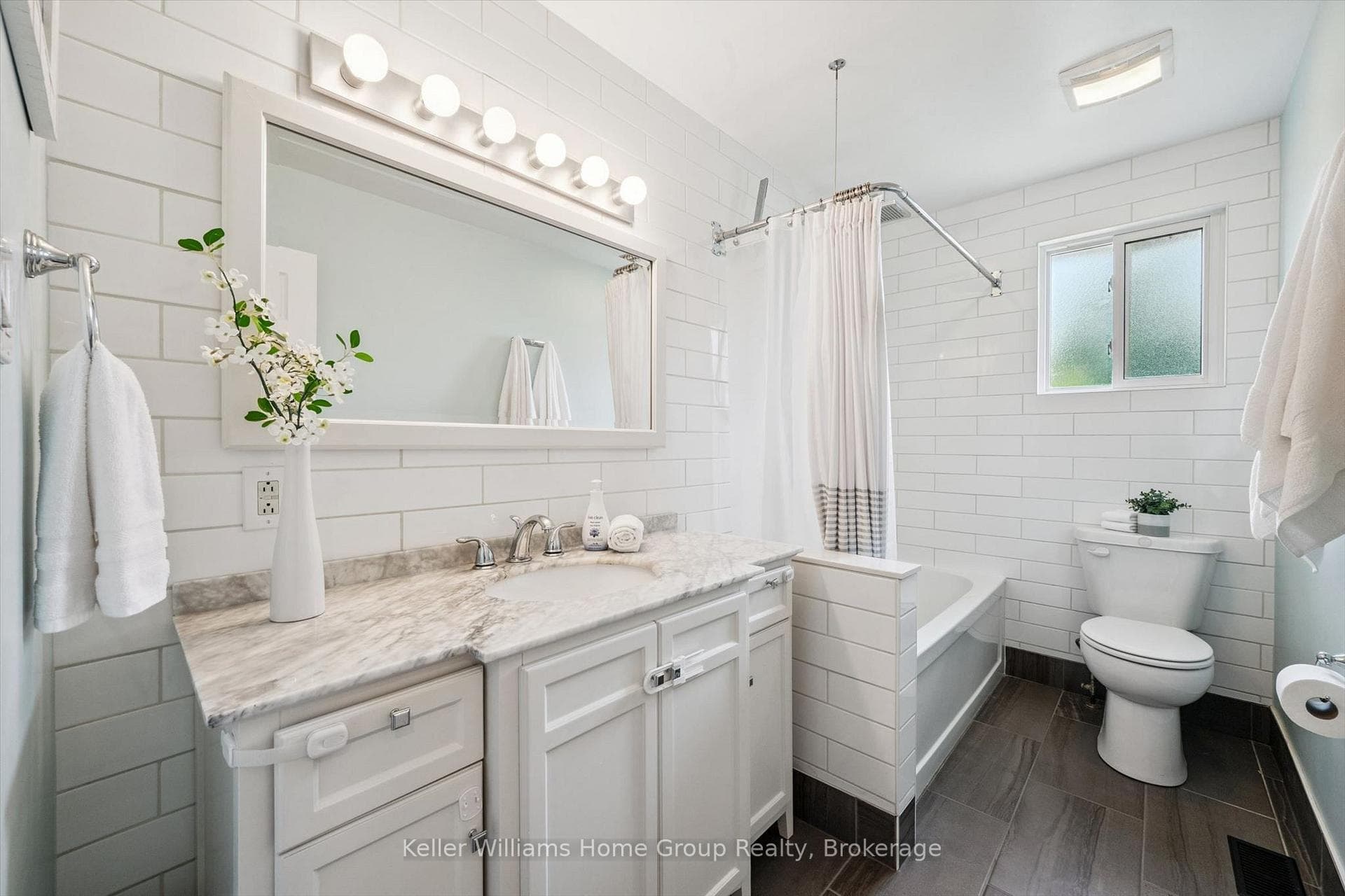 51 Dunhill Crescent photo 24