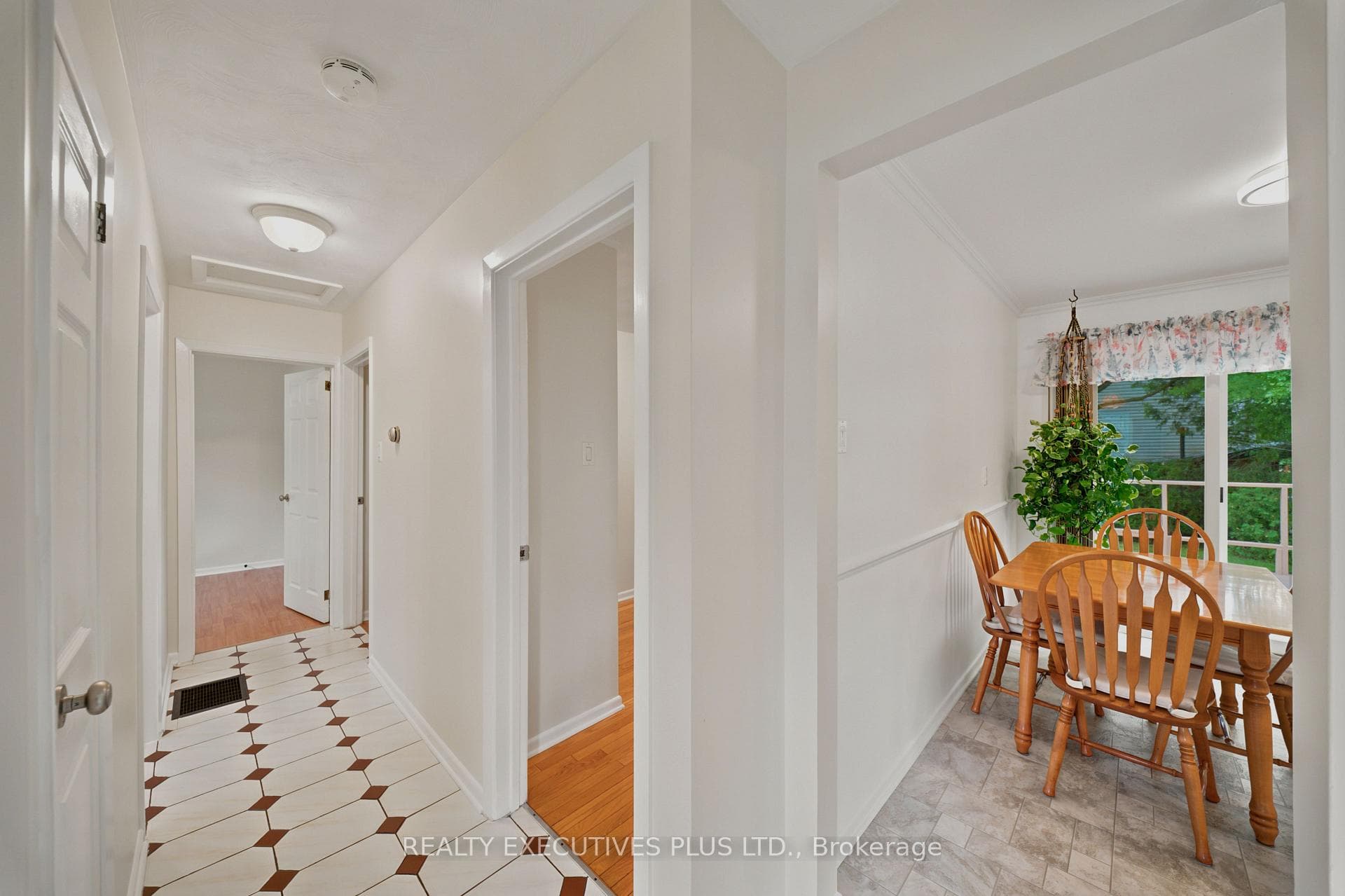 2593 Cleroux Crescent photo 8
