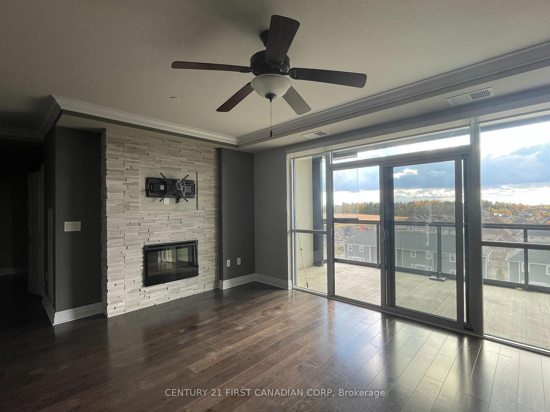 240 Villagewalk Boulevard Unit 806 photo 20