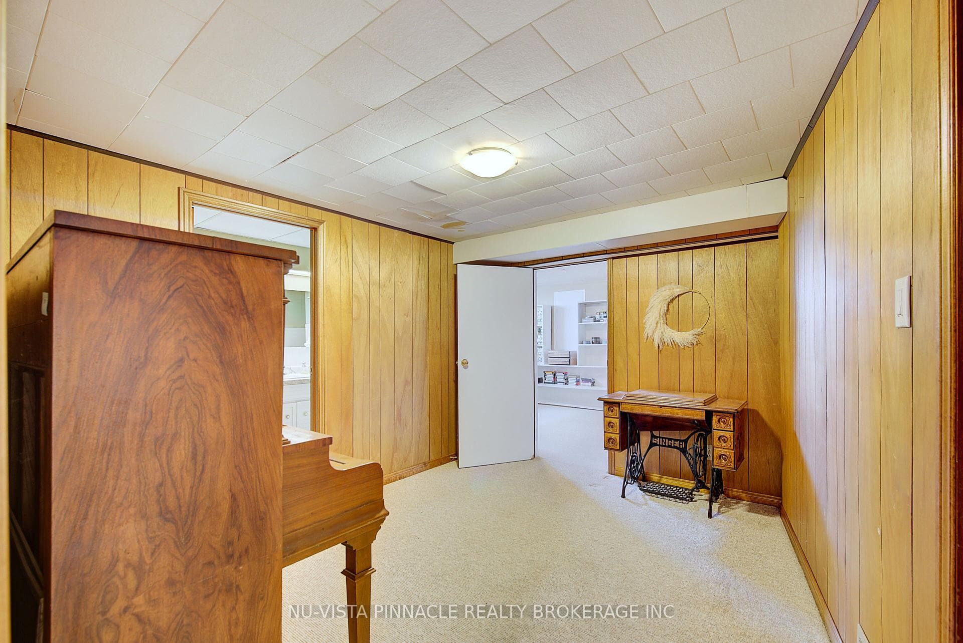 21752 Richmond Street photo 27