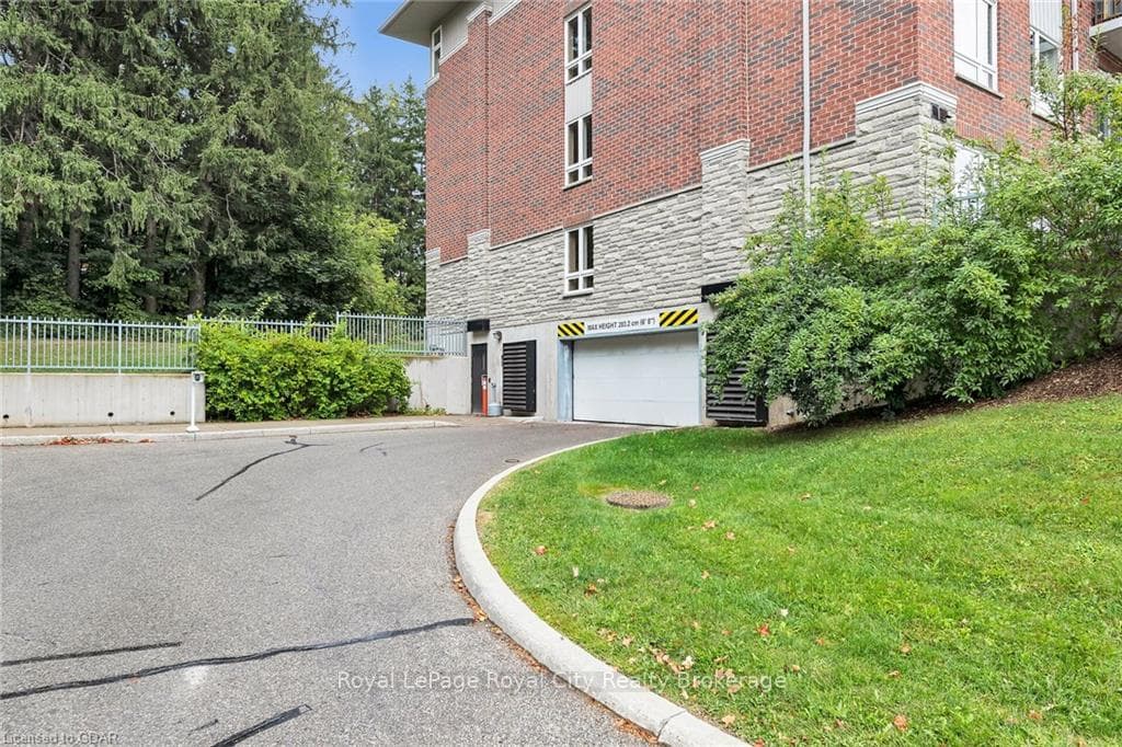645 ST DAVID Street Unit 110 photo 10
