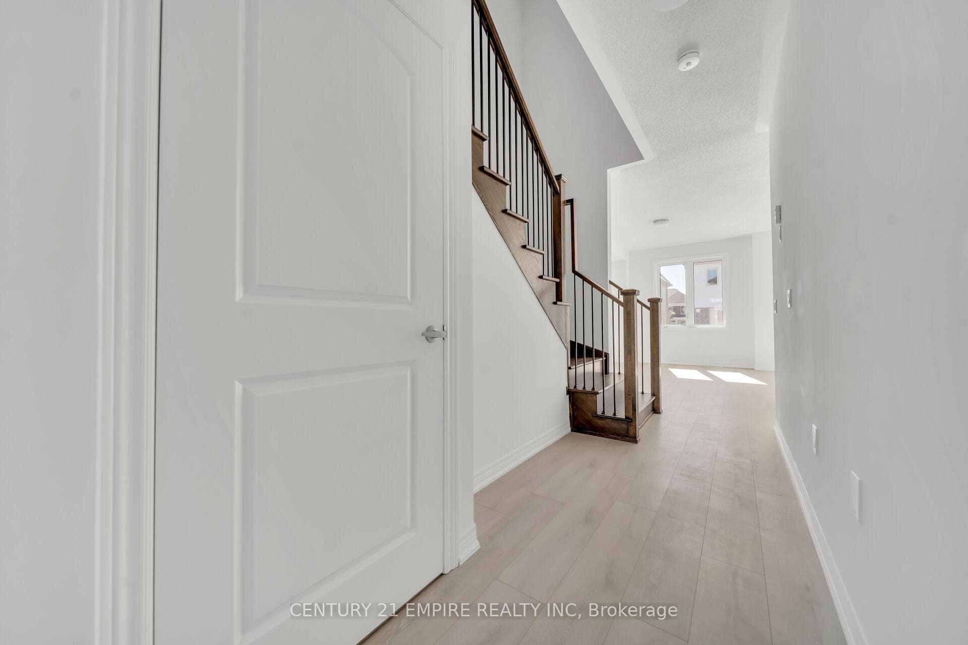35 Edminston Drive photo 6