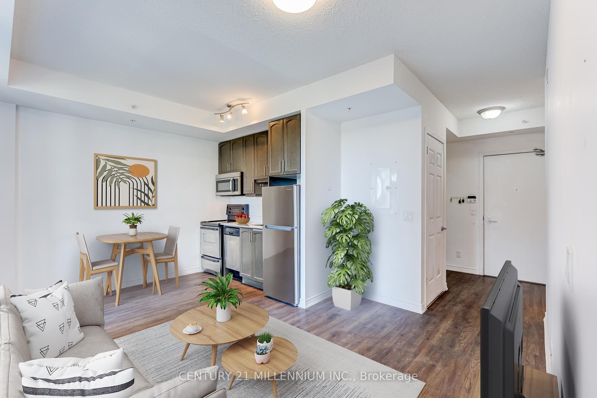 15 James Finlay Way Unit 821 photo 3