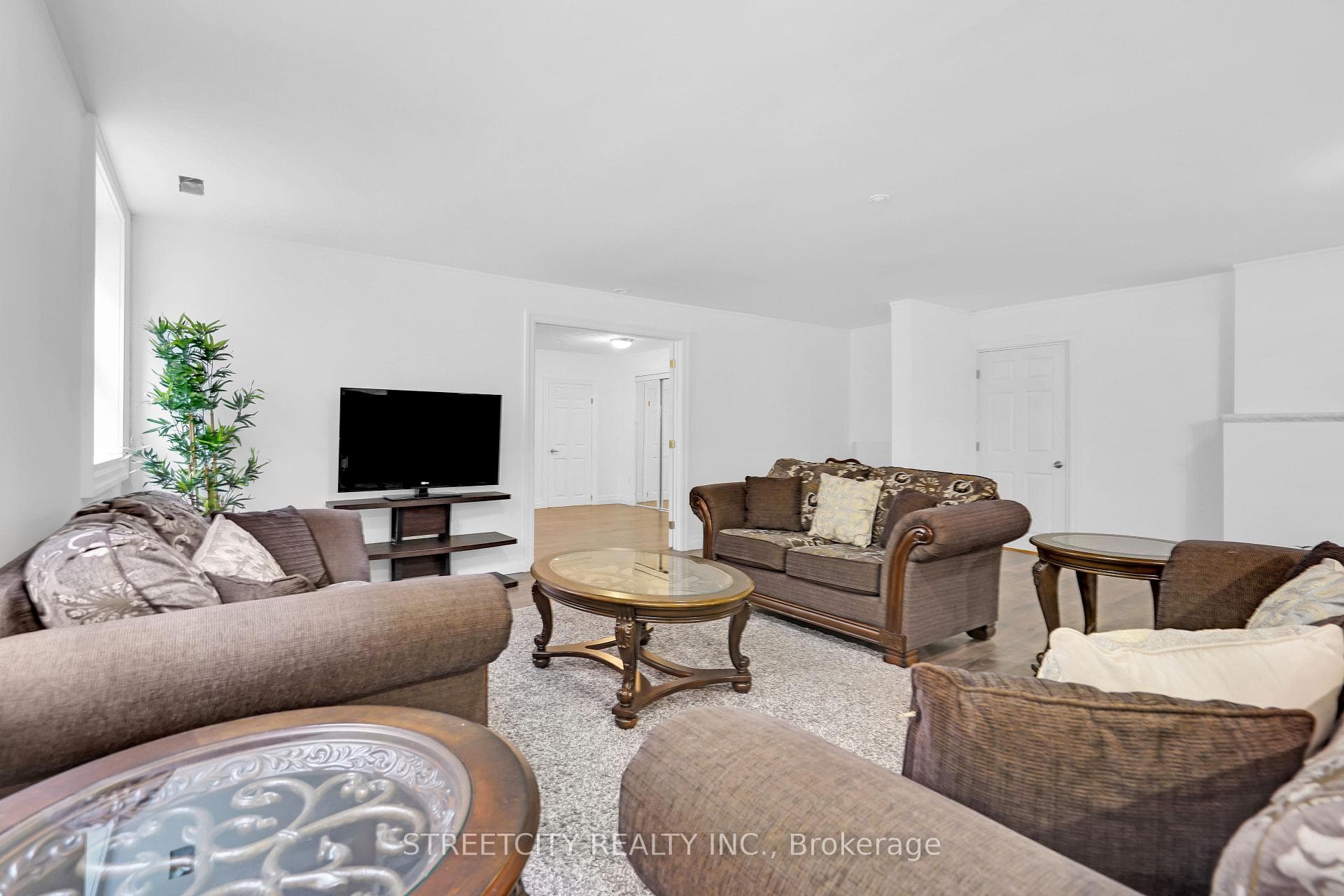 15 Camden Road photo 12