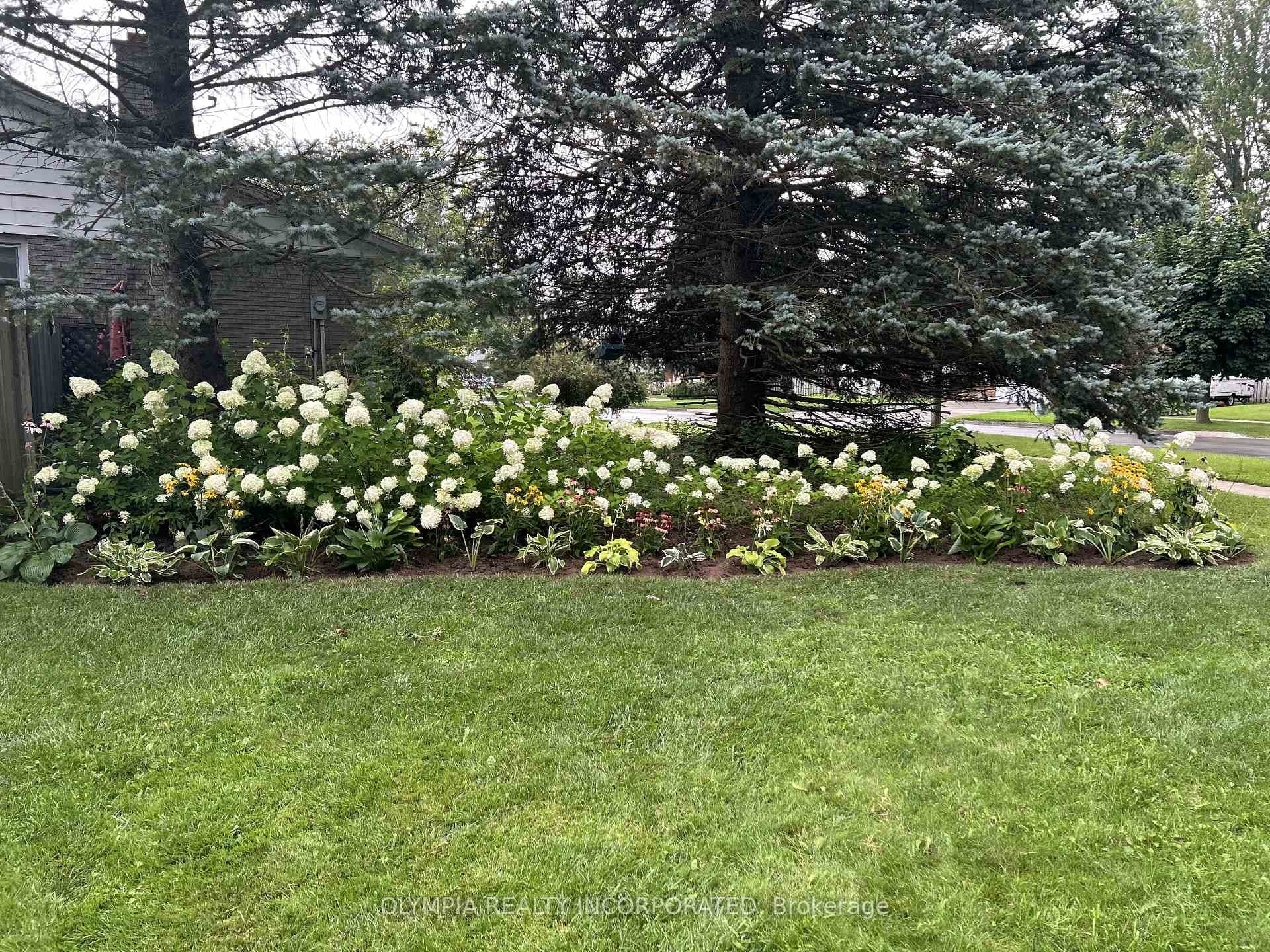 148 Leaside Drive photo 30