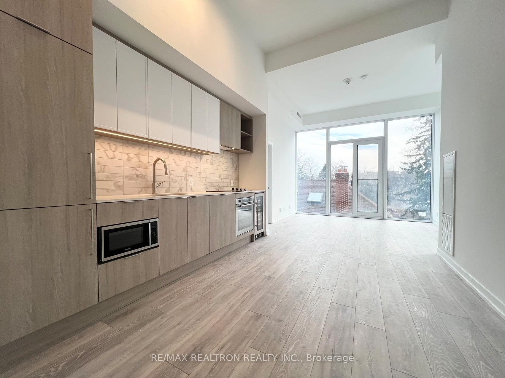 2020 Bathurst Street Unit 207 photo 14