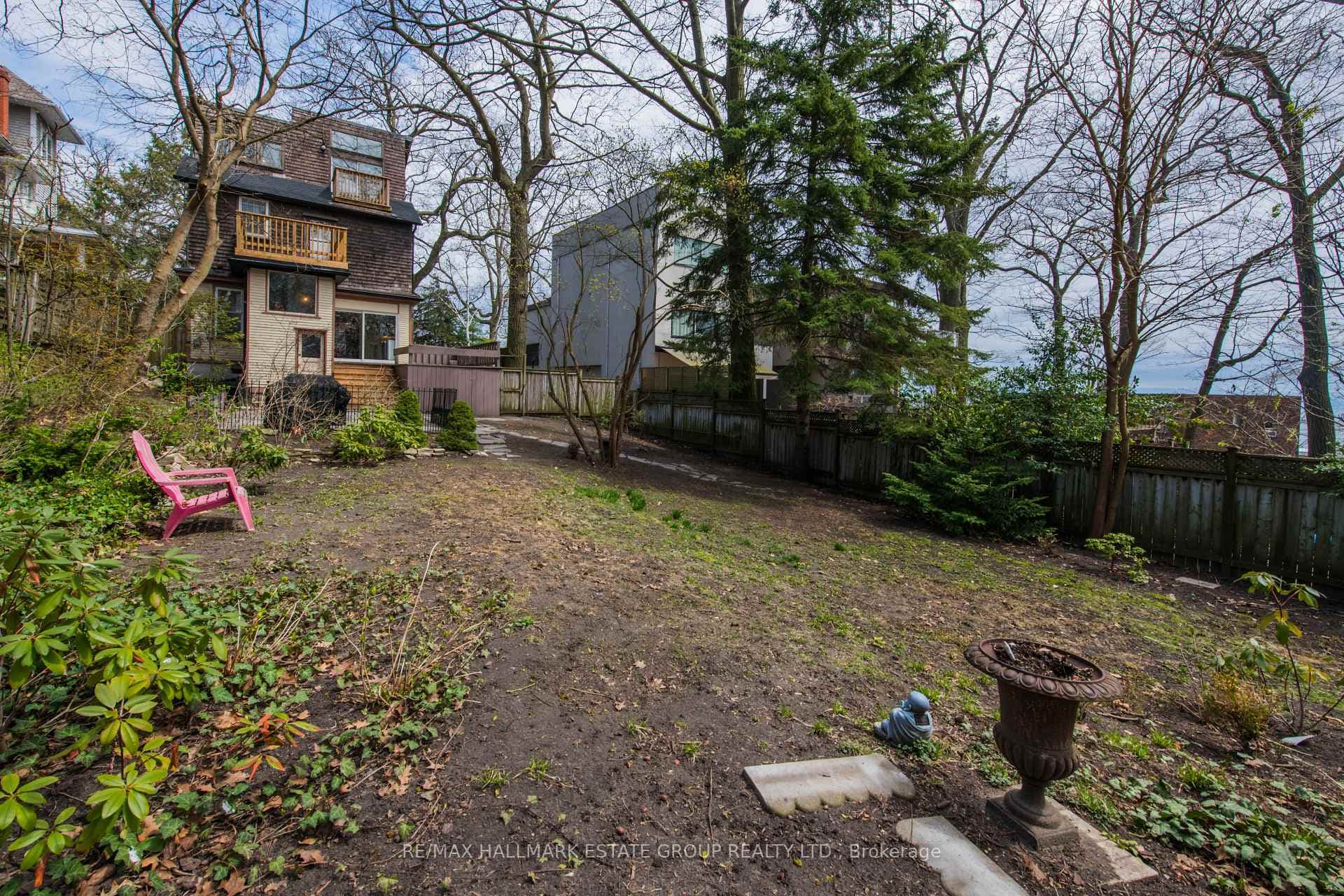 18 Blantyre Avenue photo 40