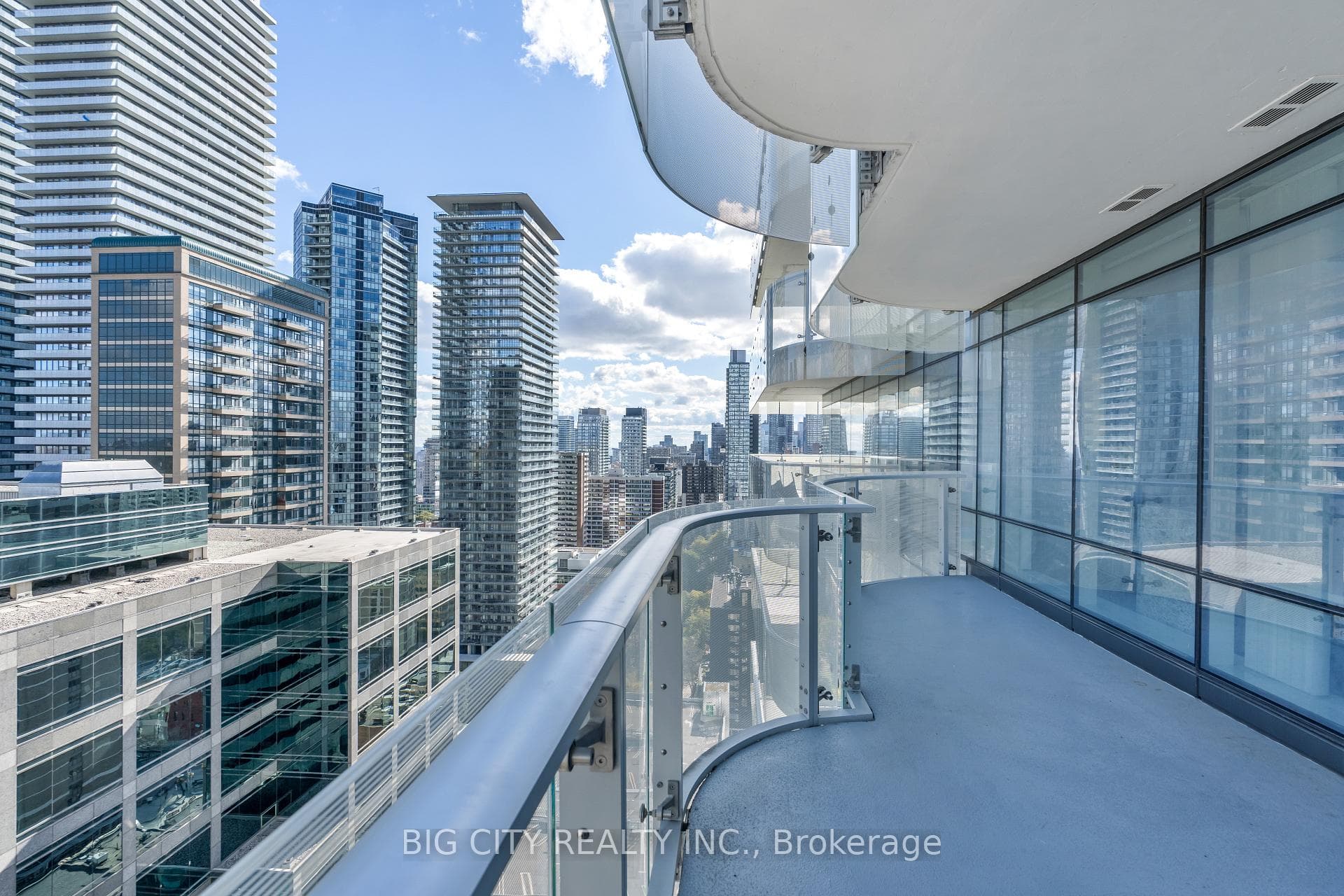 1 Bloor Street Unit 2103 photo 11