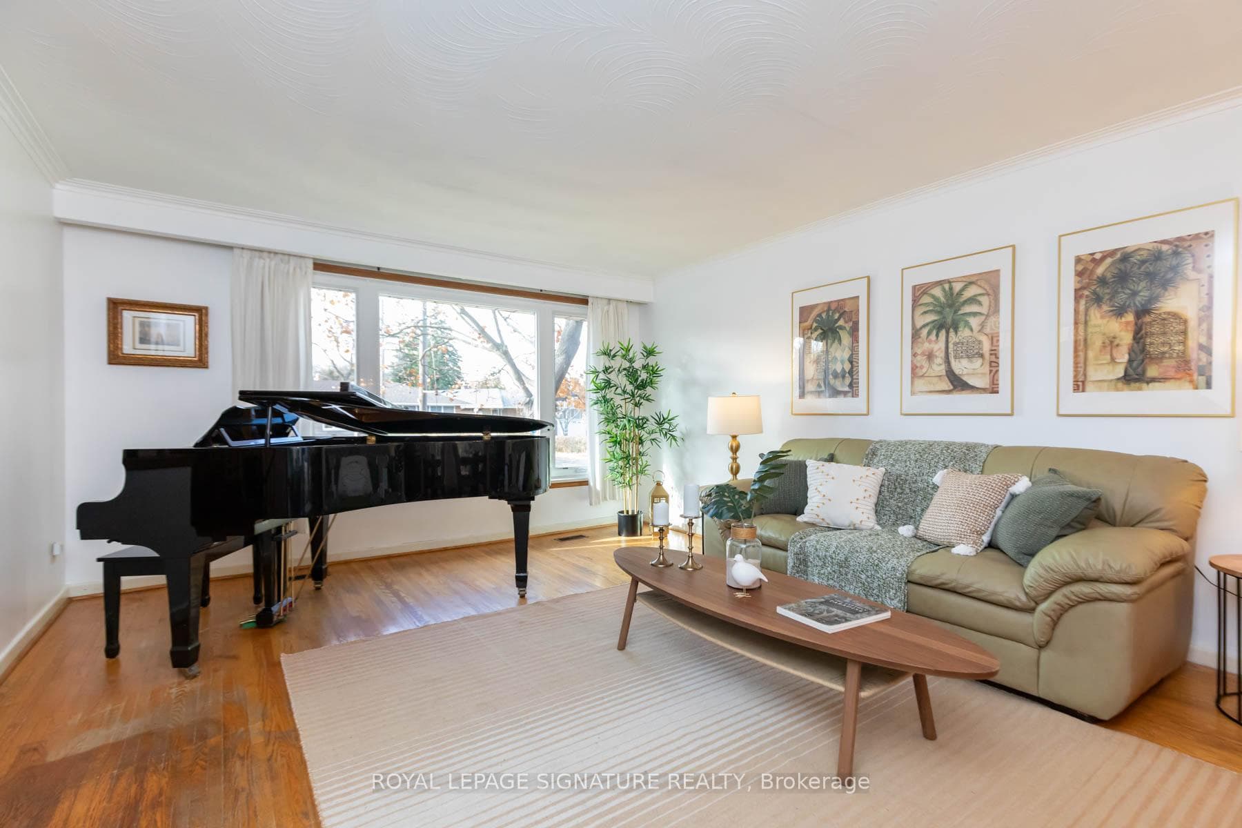 Very bright living room