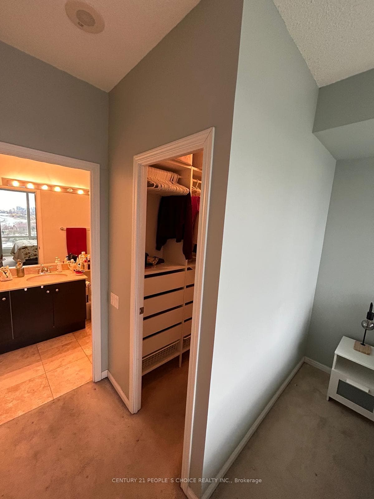 15 Windermere Avenue Unit 1608 photo 22