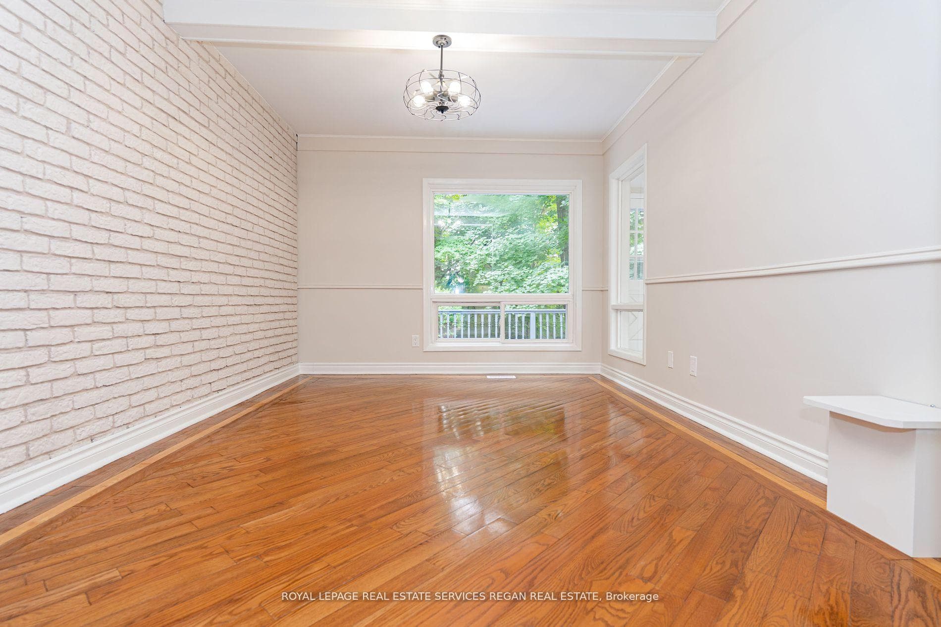 1113 Greenoaks Drive photo 14