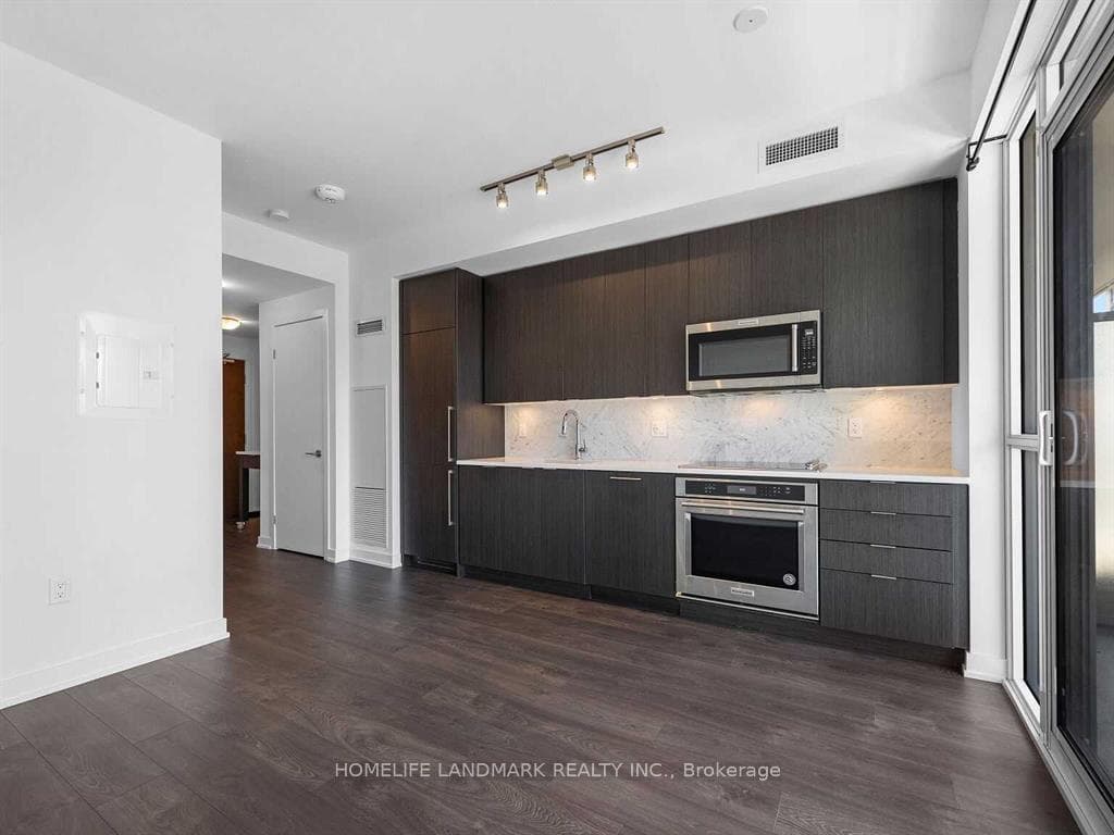 38 Iannuzzi Street Unit 1603 photo 8