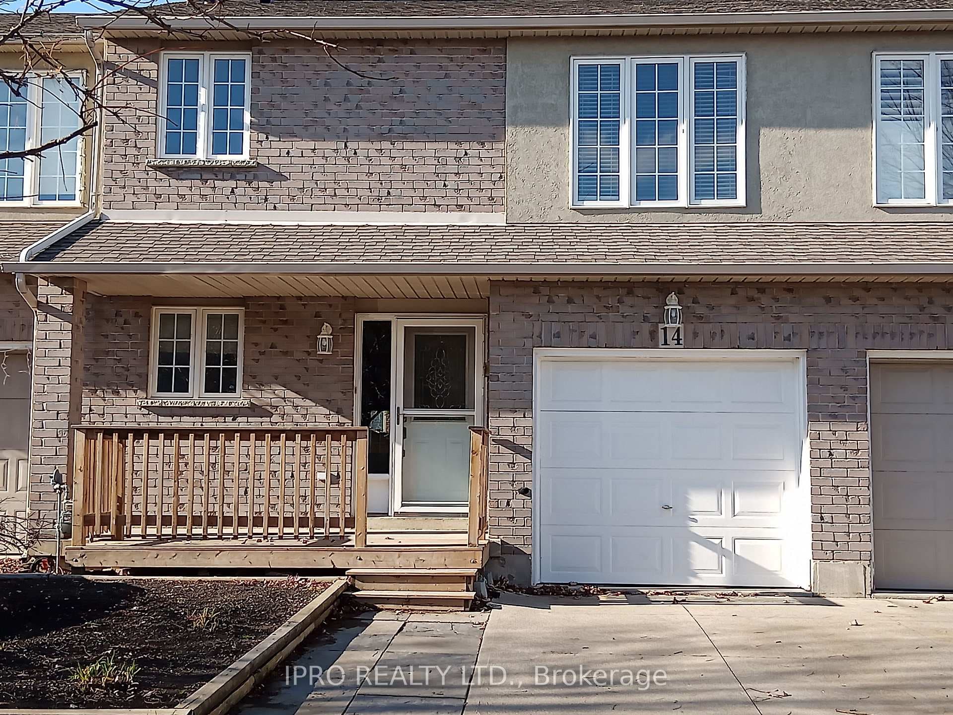 14 Archer Way photo 1