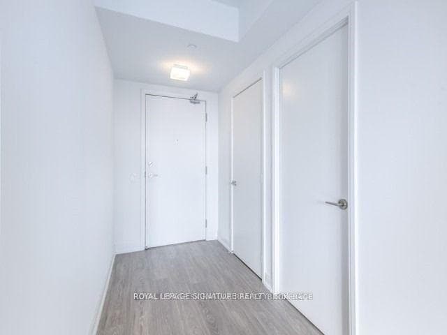 181 Dundas Street Unit 907 photo 7