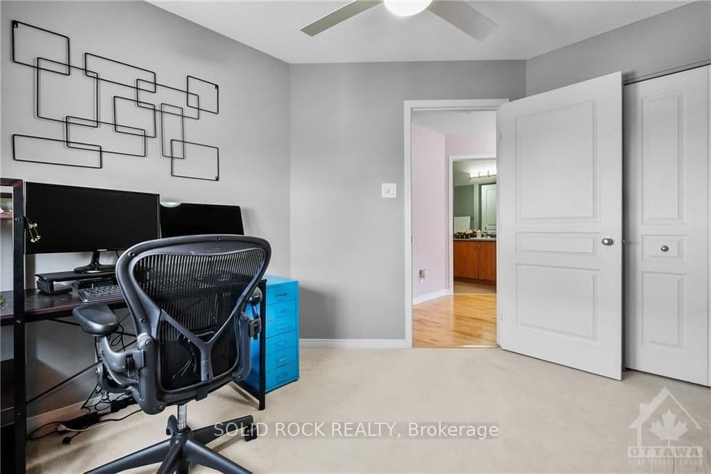 2582 RAYMOND Street photo 19