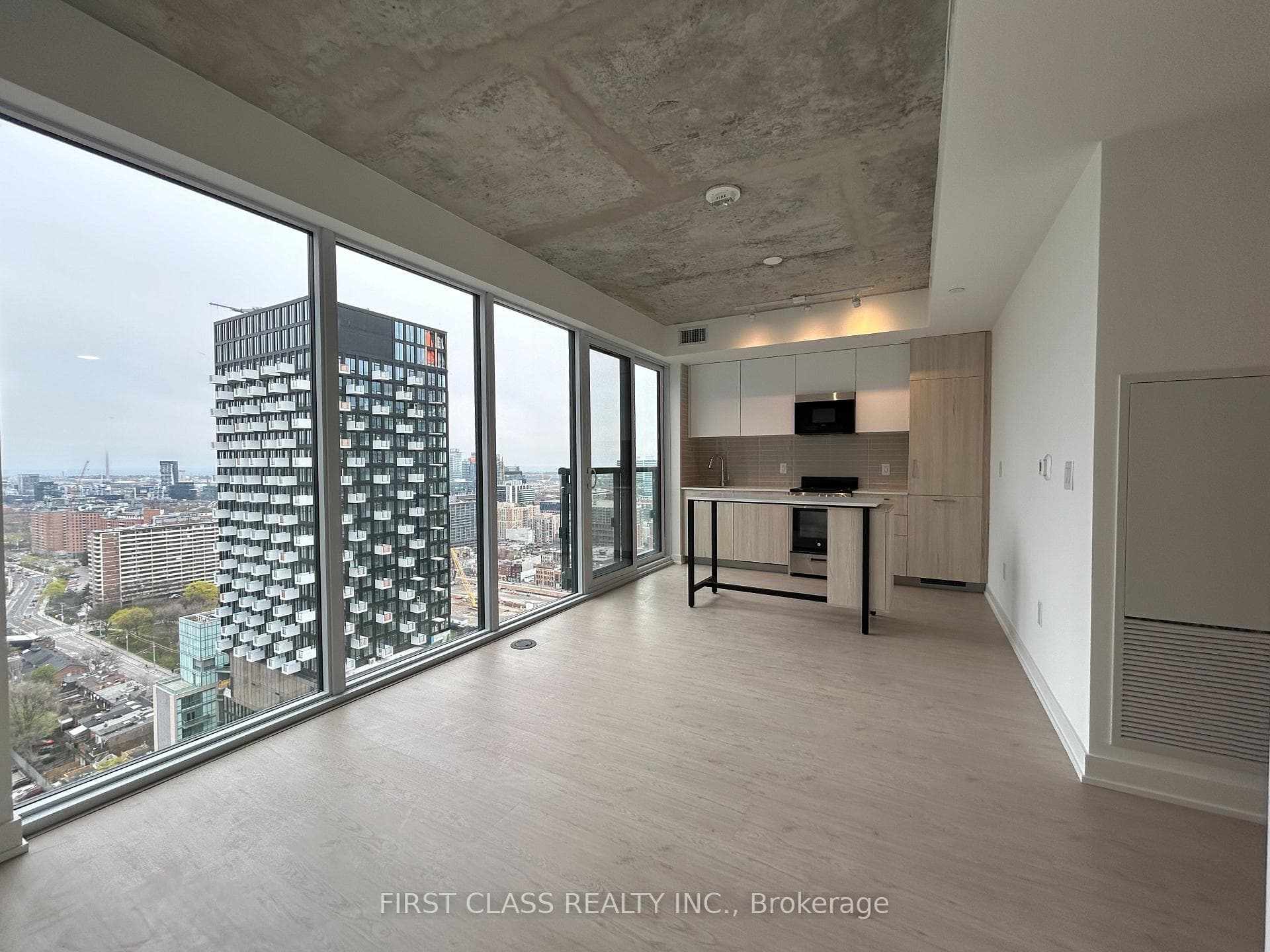 65 Mutual Street Unit 2809 photo 4