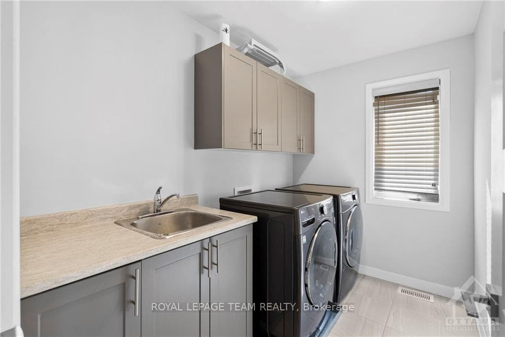 83 CHRISTIE Street photo 22