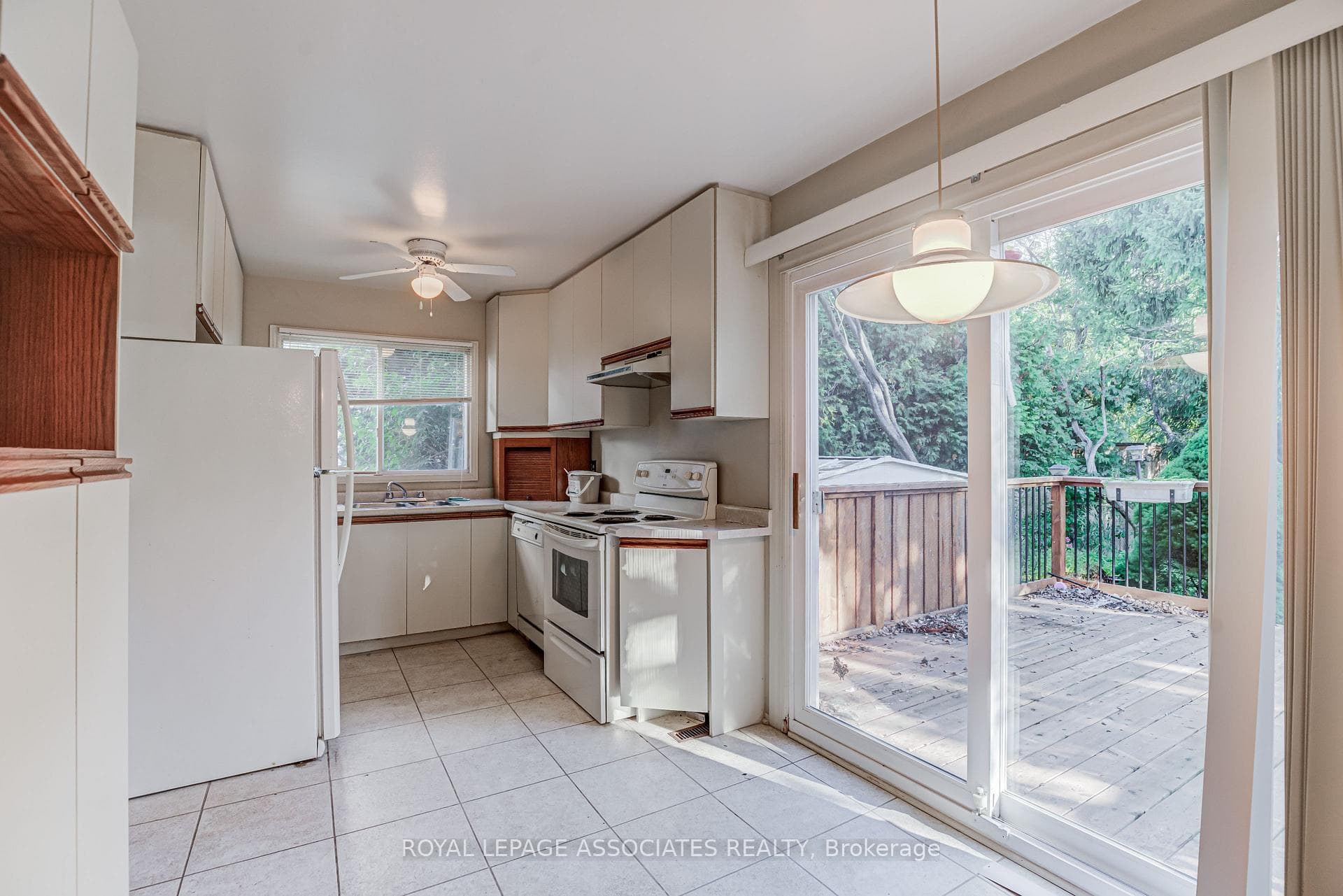 1801 Storrington Street photo 6