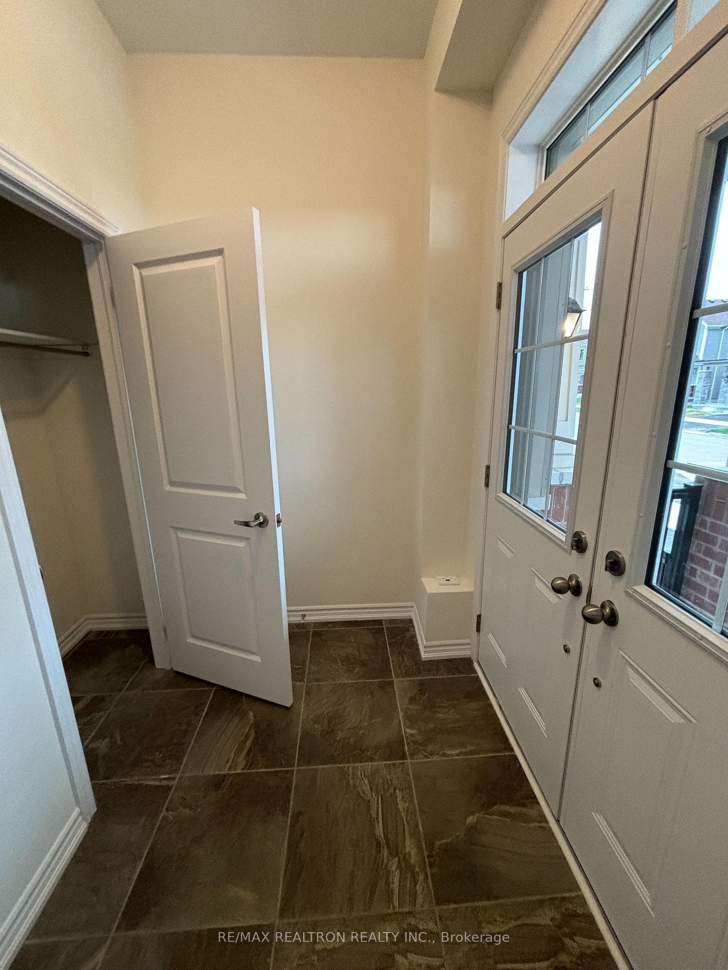 7 Durham Avenue photo 15