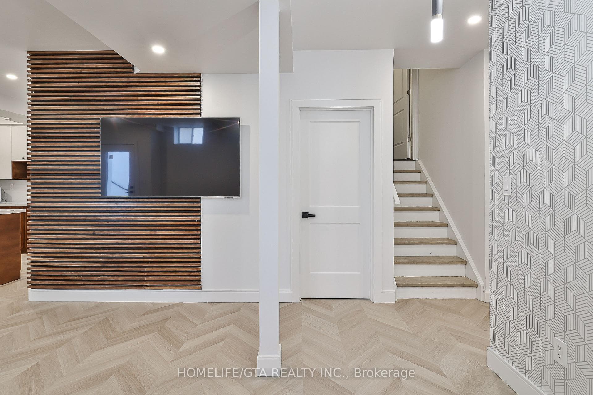 17 Couloir Drive Unit Bsmt photo 28