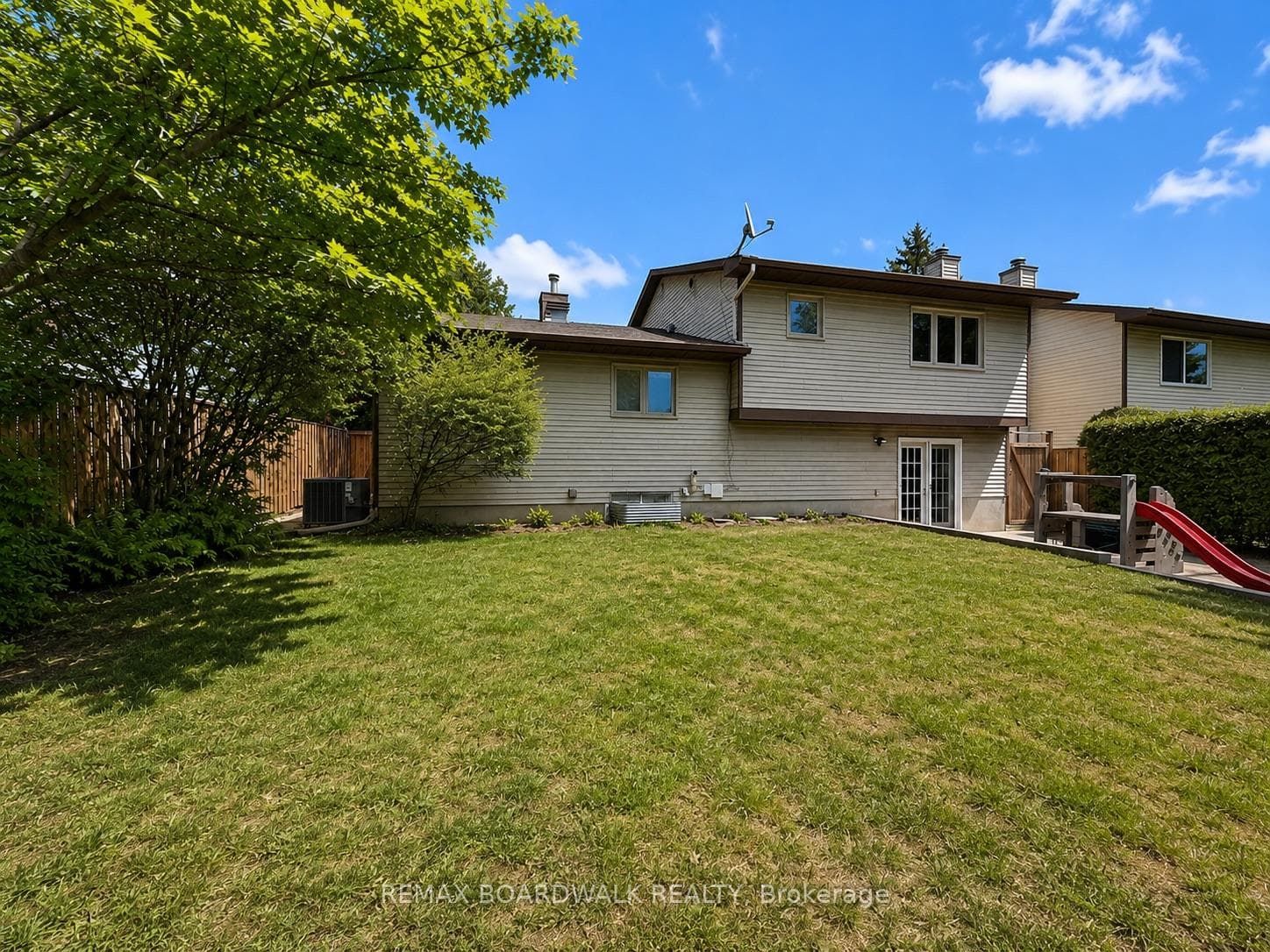 22 BARTLEY Crescent photo 35
