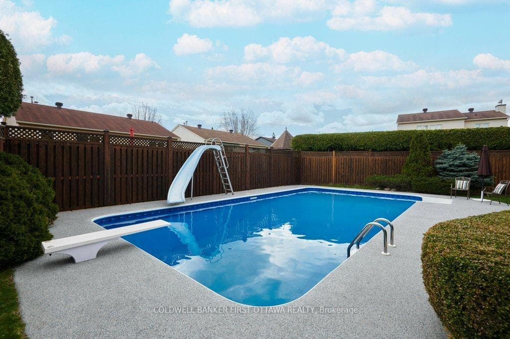 1592 Zachary Street photo 32