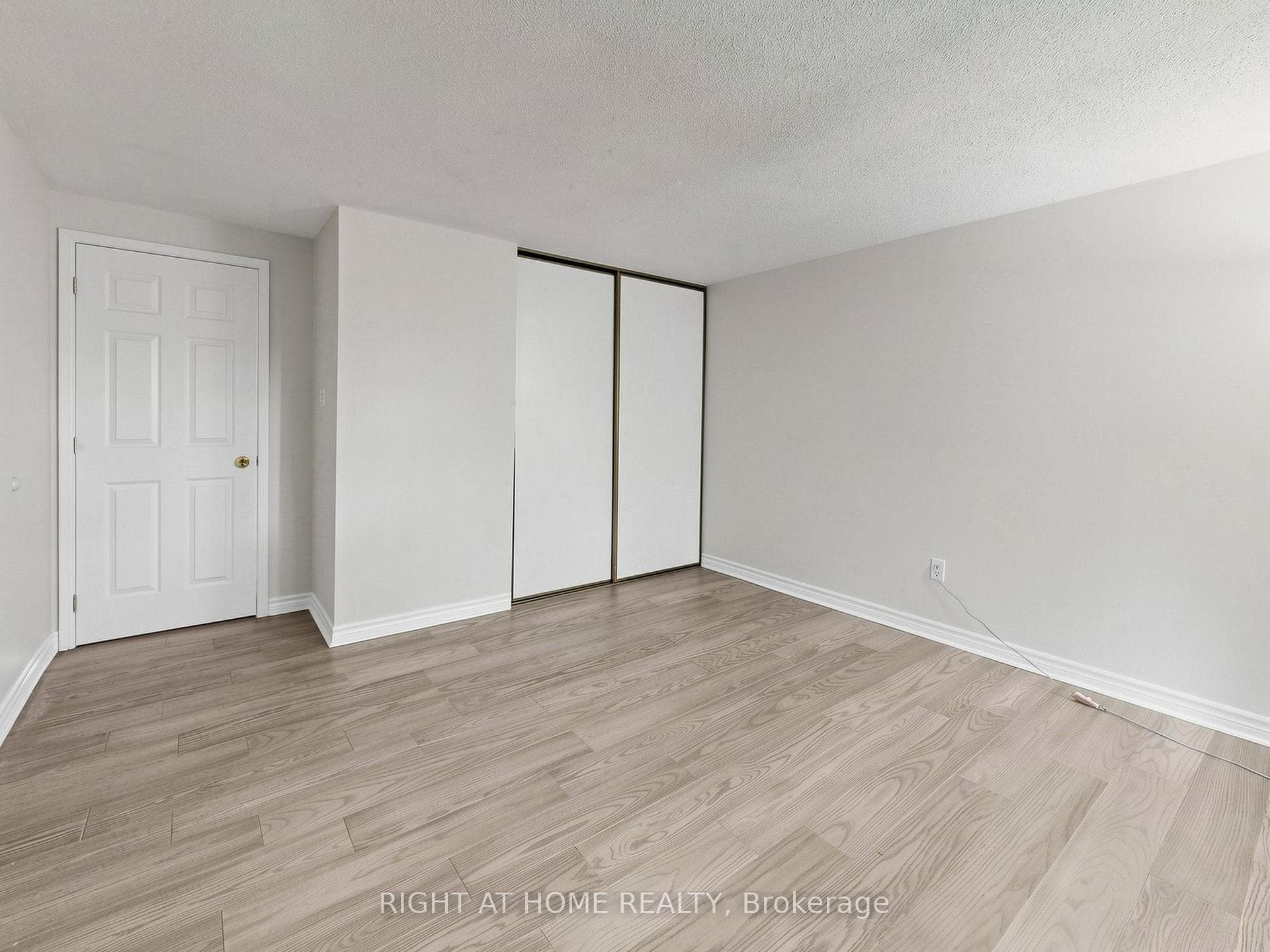 1580 Lancaster Drive Unit 2 photo 30